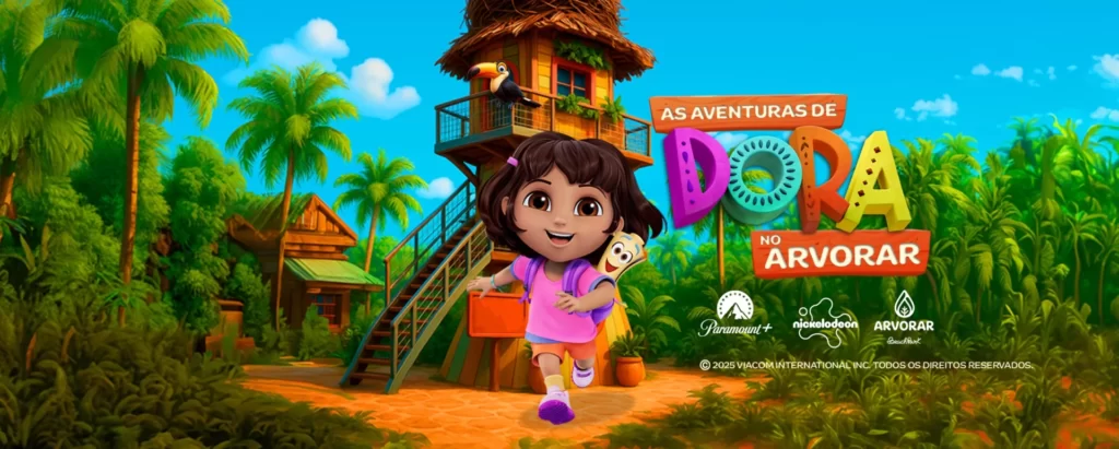 a imagem mostra a personagem Dora, a Aventureira, no Parque Arvorar para celebrar o Mês das Crianças em uma parceria entre Nickelodean e Beach Park