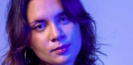 21/11 - 19h50 | Esther Praxedes